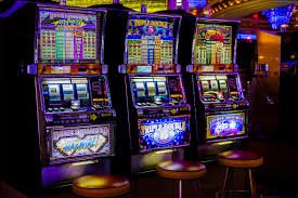 Dragon Tiger live-dealer table at gigaspin with HD multi-camera feed